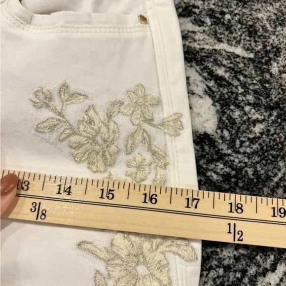 White House Black Market Winter White Skinny Jeans with Sparkly Embroidery - Picture 10 of 13